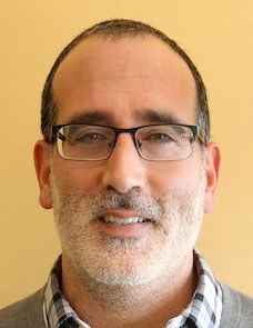 jonathan es el actual Director Médico Naturopático en el Colegio Canadiense de Medicina Naturopática (Toronto, ON), y ha trabajado en el colegio desde 2000.